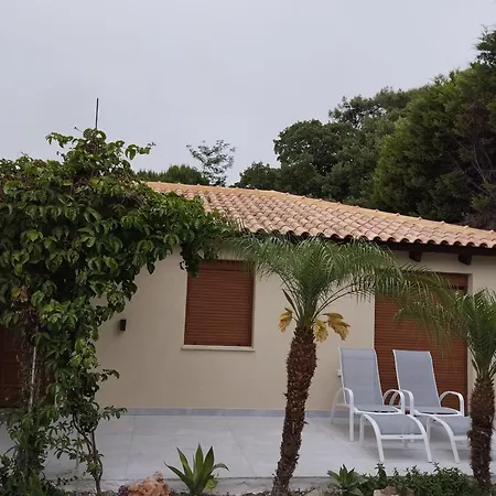 Oasis House In Filerimos Country house *