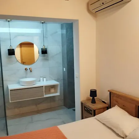Oasis House In Filerimos Kır Evi *